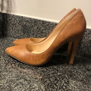 Jessica Simpson Tan heels